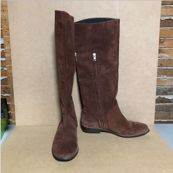 NWOB UGG Mahogany New Daley Suede Equestrian - Picture 3 of 5